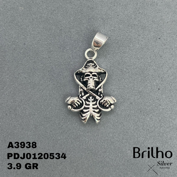 CDJ0017 DIJE CALAVERA ESPADAS