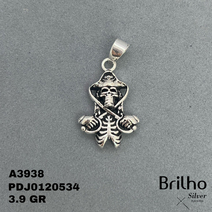 CDJ0017 DIJE CALAVERA ESPADAS