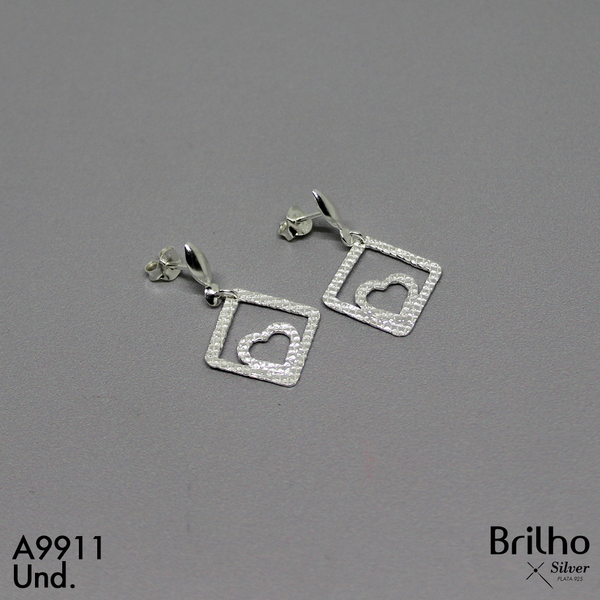 T12N076 ARETE CORAZîN DENTRO DE ROMBO MARTILLADO